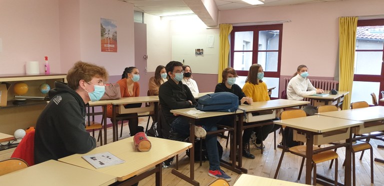 exprime-toi-les-journalistes-au-plus-pres-des-eleves