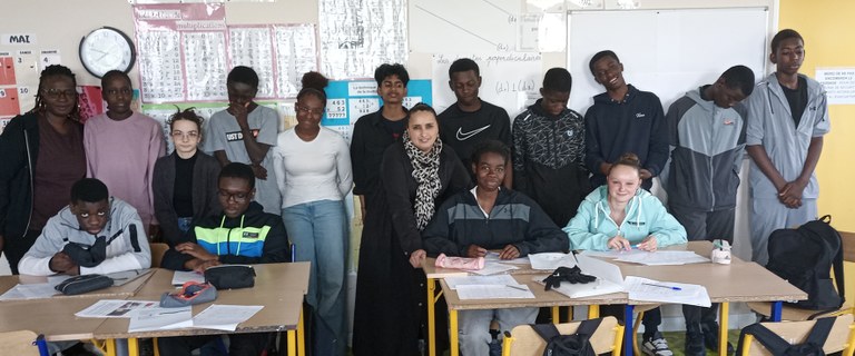 un-journal-exprime-toit-a-stains-93